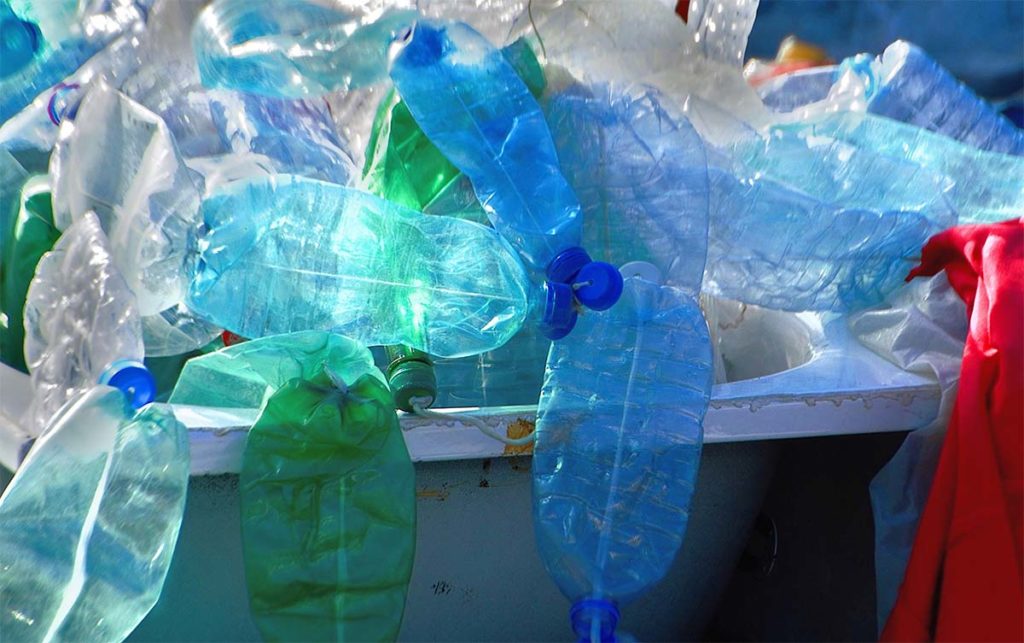 come riciclare la plastica nelle aziende